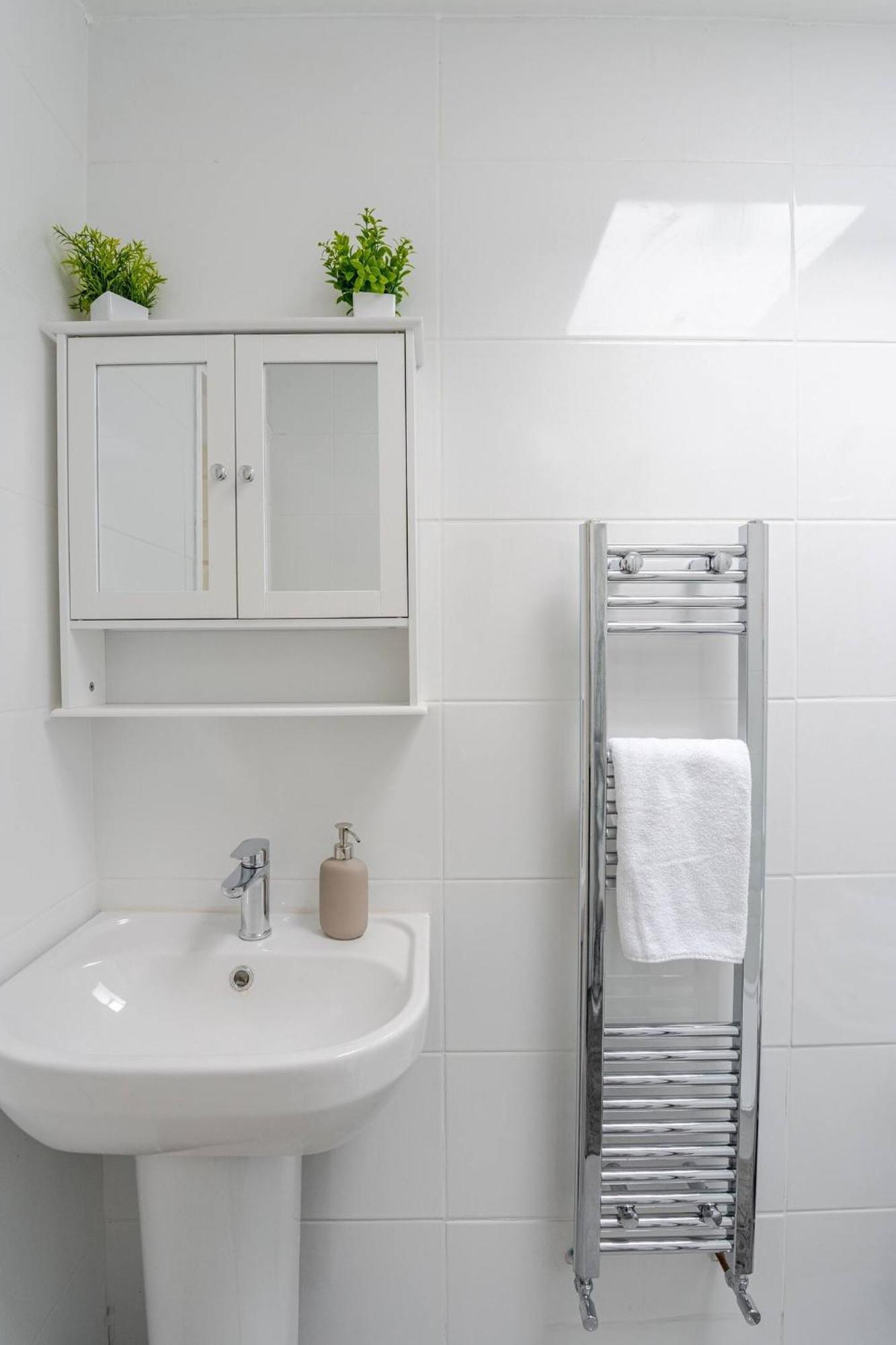 Beautiful Flat Near Central London - Entire Flat - Equipped Kitchen - Private Bathroom Exterior foto